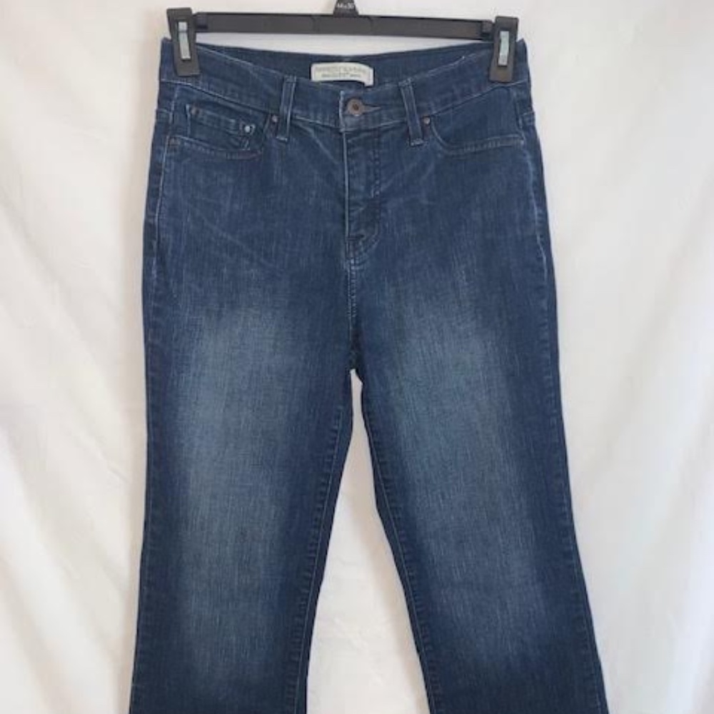 Levi perfectly slimming boot cut 512 jeans